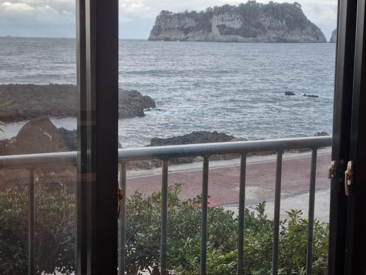 济州阿莫赛度假屋 西归浦市 外观 照片