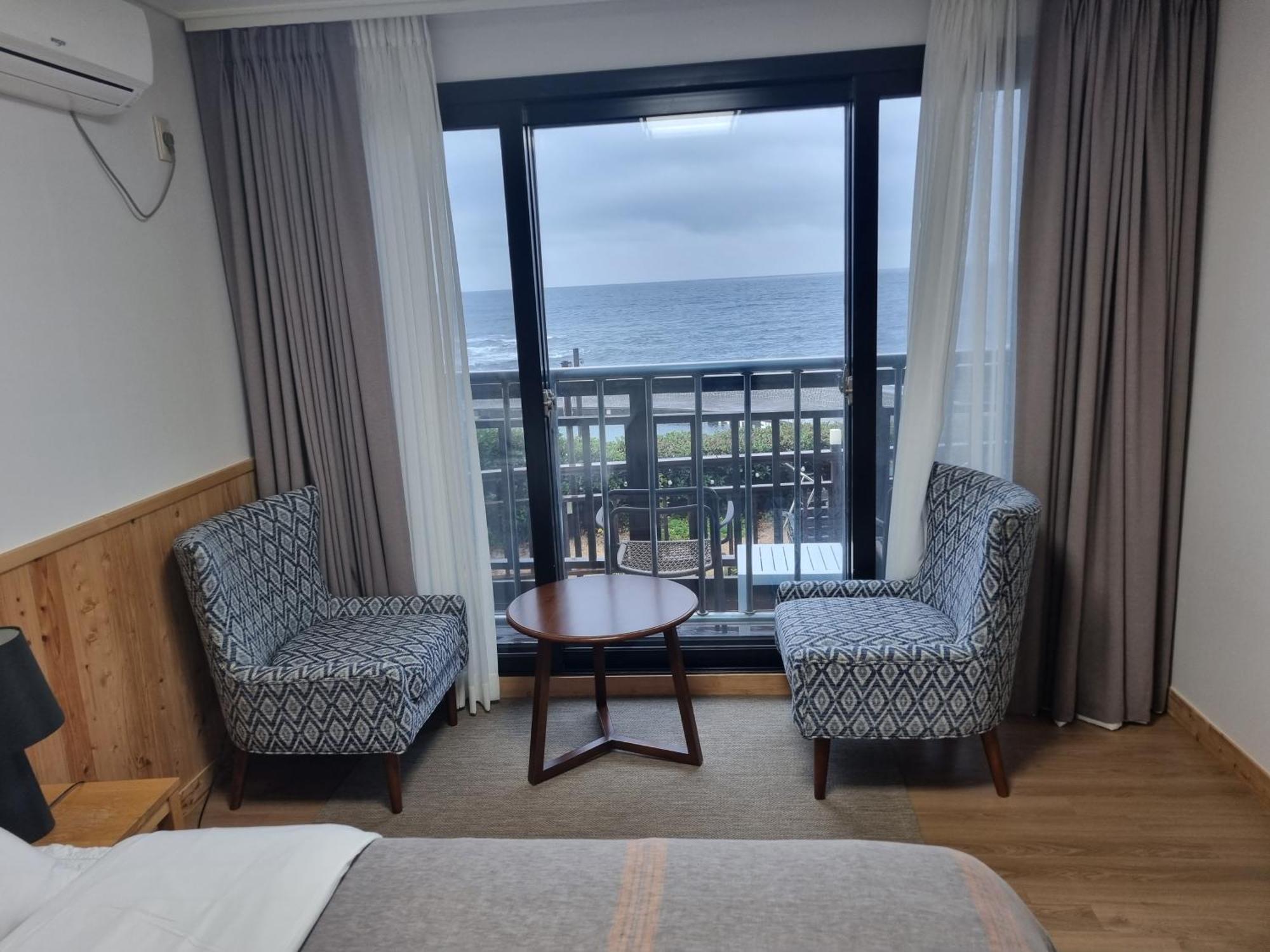 济州阿莫赛度假屋 西归浦市 外观 照片